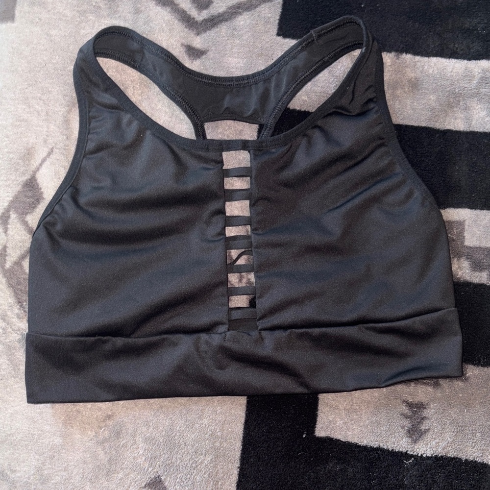 Chic Black Sports Bra with Ladder Back